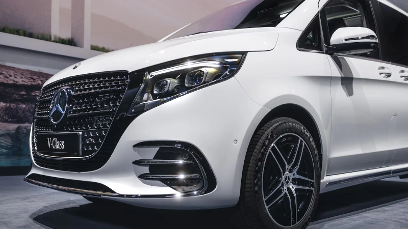 2025-Mercedes-Benz-Viano-v-class-2