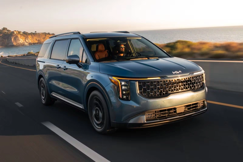 2025_kia_carnival_passenger-minivan-3
