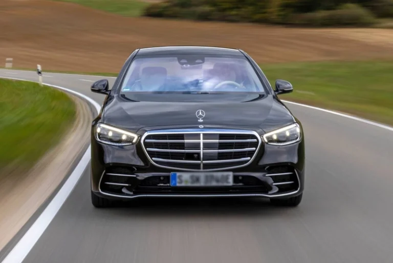 2025_mercedes-benz_s-class_sedan_s-580e-4matic-5